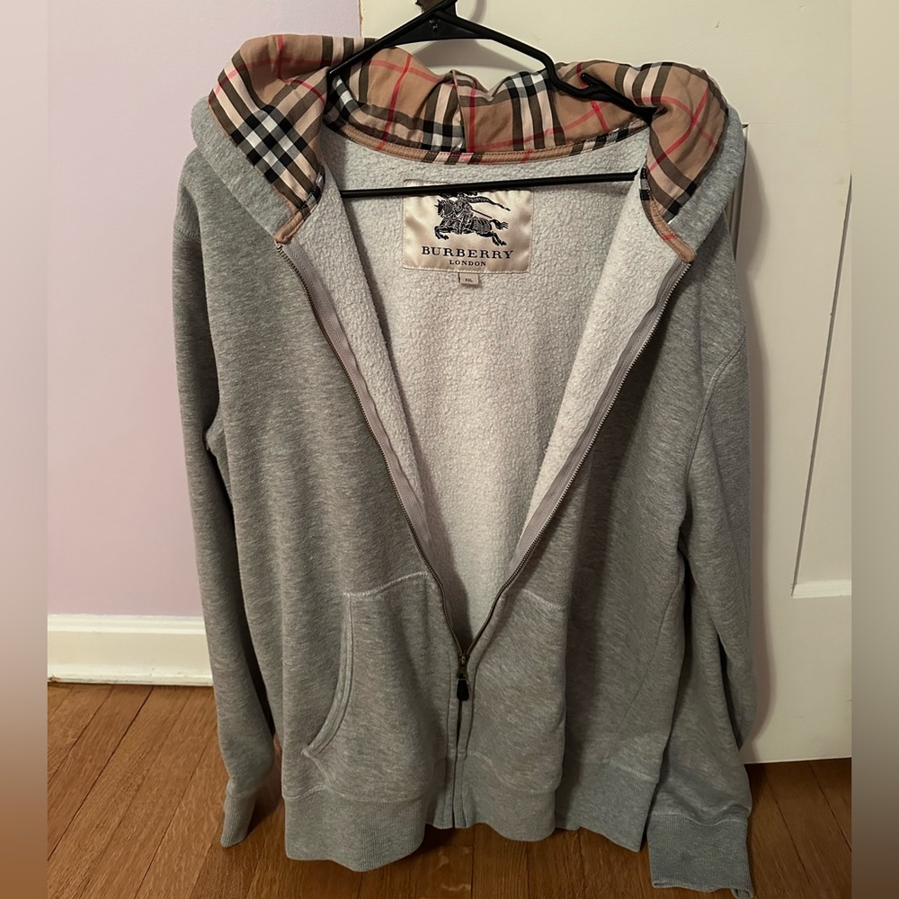Used Men’s Burberry zip up hoodie